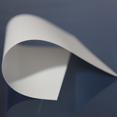 Pellicola di base in PET Blu trasparente pellicola resistente adatta alle applicazioni industriali di imballaggio e stampa con un costo ragionevole